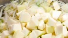 Видео рецепт: Овощное рагу из кабачков, картошки и капусты