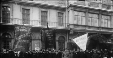 Ragioni per lo scioglimento dell'assemblea costituente I bolscevichi dispersero l'assemblea costituente