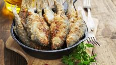 ¿Cómo freír pescado en una sartén?